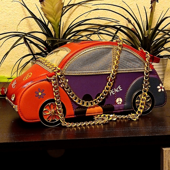Beautiful Vintage Car Handbag 🚗 - Picture 4 of 10